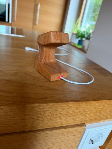Ladegerät für Apple Watch aus echtem Buchenholz mit Braunkern gefertigt