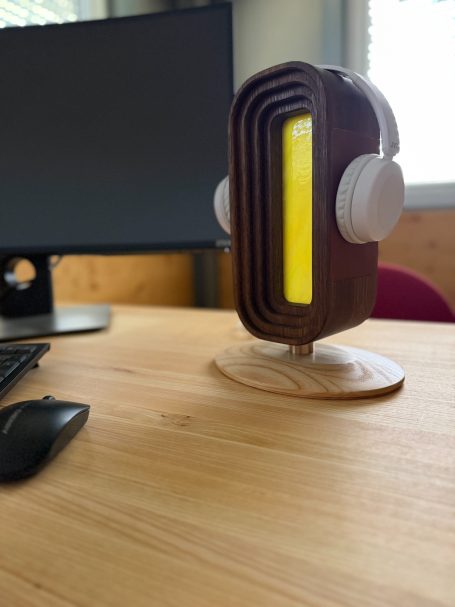 Kopfhörerhalter aus massivem Eichenholz