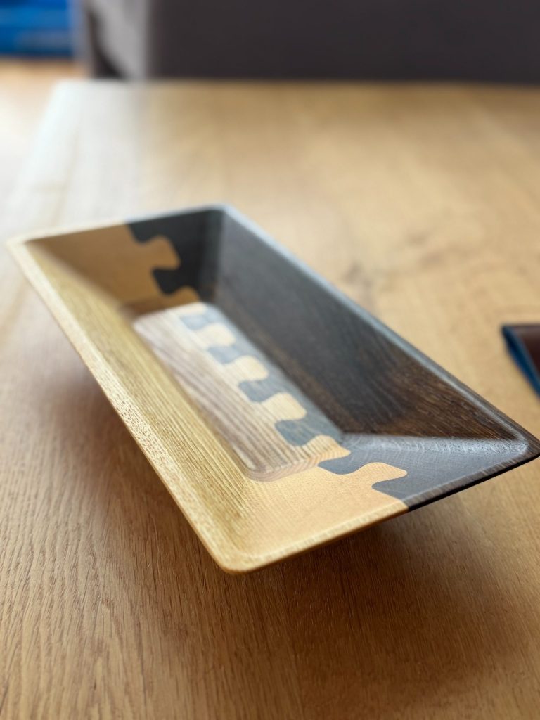 Schale aus Holz, in Eiche. Das ideale Geschenk
